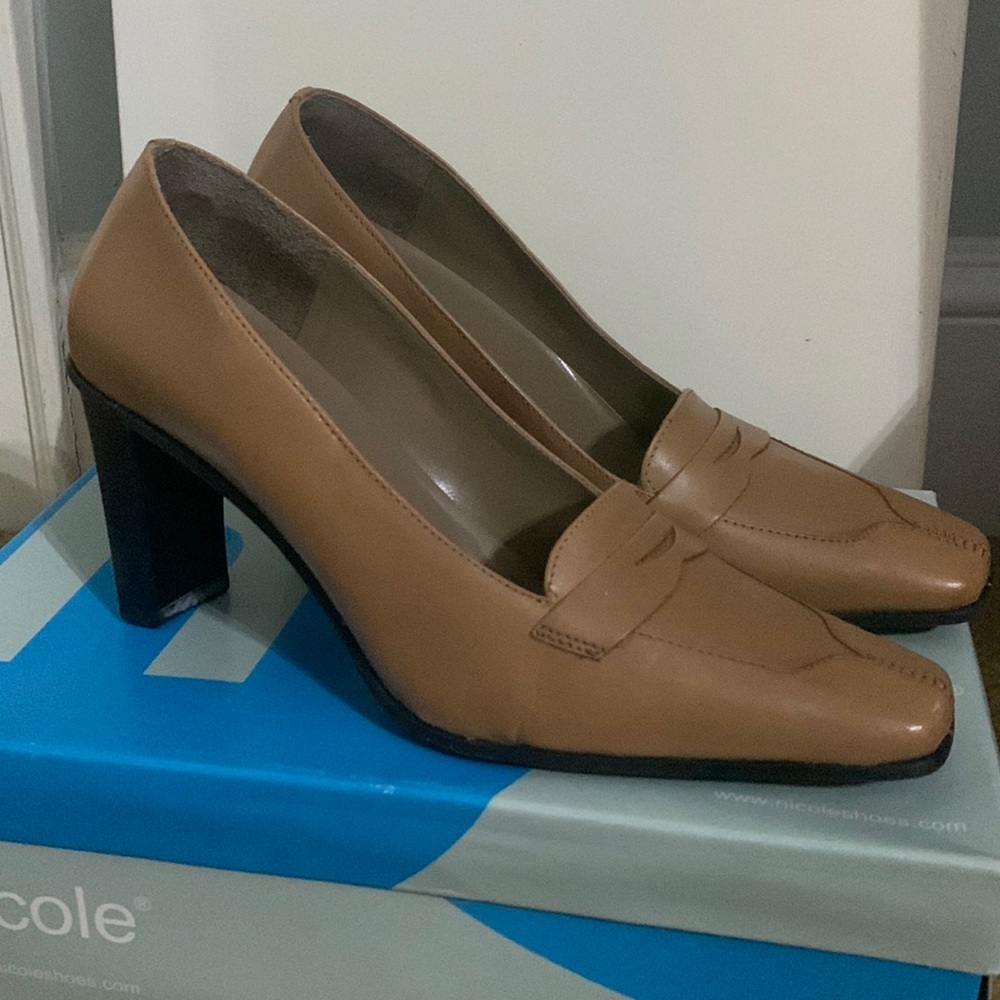 Nicole Abba New Camel heels
